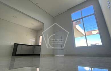 Imagem: Casa térrea com 3 dormitórios (1 suíte) no condomínio fechado