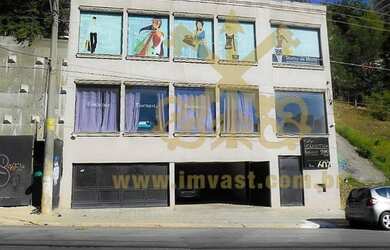 Imagem: O depósito possui 5 Vagas na garagem, 500m² de Área e está