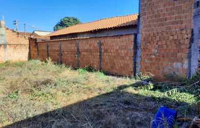 Imagem: O terreno possui 160m² de Área e está localizado em Parque