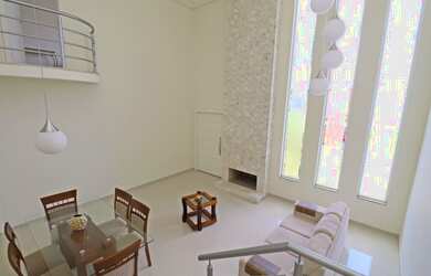 Imagem 2: Casa MODERNA Com Pé Dir.Alto, More a 5 min. Pq.Tingui, Condomínio Fechado, 3 suítes