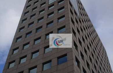 Imagem: O depósito possui 5 Vagas na garagem, 565m² de Área e está