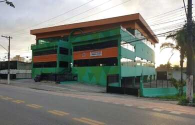 Imagem: O depósito possui 5 Vagas na garagem e 3550m² de Área e está