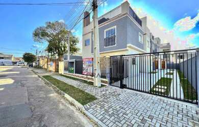 Imagem: A casa possui 3 Dormitórios, 3 Banheiros, 1 Vaga na garagem