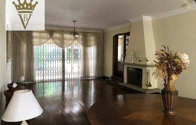 Imagem: A casa possui 5 Dormitórios, 5 Banheiros, 5 Vagas na garagem