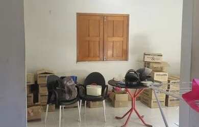 Imagem: A casa possui 2 Dormitórios, 2 Banheiros, 2 Vagas na garagem