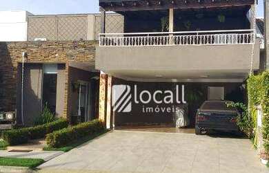 Imagem: A casa em condomínio possui 4 Dormitórios, 5 Banheiros, 4