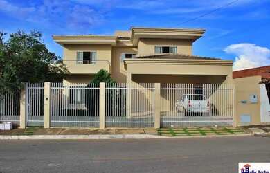 Imagem: A casa em condomínio possui 5 Dormitórios, 5 Banheiros, 2