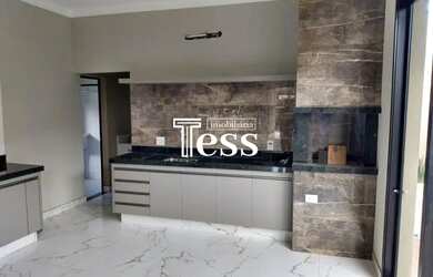 Imagem: A casa em condomínio possui 3 Dormitórios, 4 Banheiros, 4