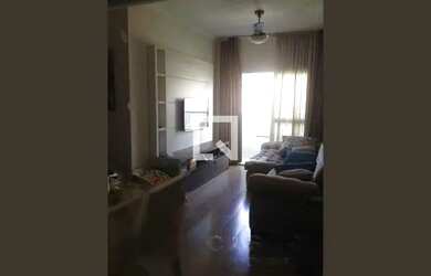 Imagem: O apartamento possui 3 Dormitórios, 1 Banheiro, 2 Vagas na