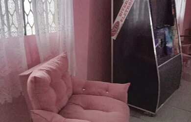 Imagem: A casa possui 3 Dormitórios, 1 Banheiro, 4 Vagas na garagem