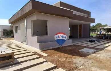 Imagem: A casa em condomínio possui 4 Dormitórios, 5 Banheiros, 3