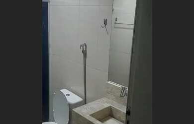 Imagem: O apartamento possui 3 Dormitórios, 1 Banheiro, 1 Vaga na garagem