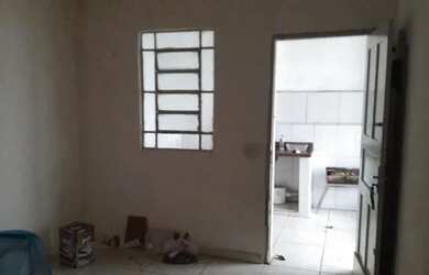 Imagem: A casa possui 1 Dormitório, 1 Banheiro e 40m² de Área e está
