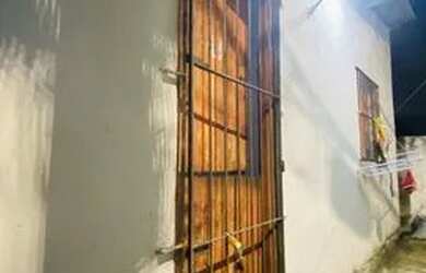 Imagem: A casa possui 1 Dormitório, 1 Banheiro e está localizado