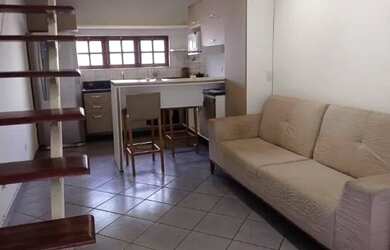 Imagem: A casa possui 1 Dormitório, 1 Banheiro, 1 Vaga na garagem