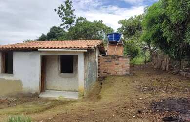 Imagem: O terreno possui 450m² de Área e está localizado em Amargosa