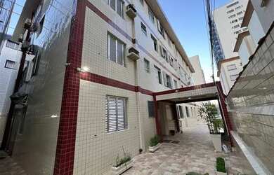 Imagem: O apartamento possui 1 Dormitório, 1 Banheiro, 1 Vaga na garagem