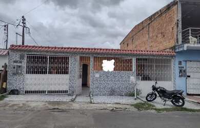 Imagem: A casa possui 5 Dormitórios, 5 Banheiros, 2 Vagas na garagem