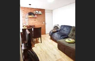 Imagem: O apartamento possui 2 Dormitórios, 1 Banheiro, 1 Vaga na garagem