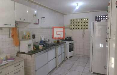 Imagem: A casa possui 3 Dormitórios, 1 Banheiro, 154m² de Área e