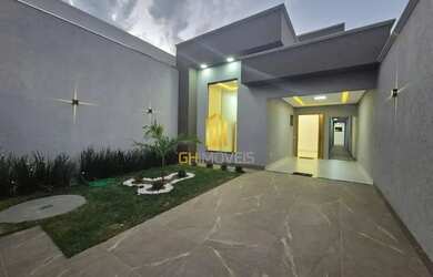 Imagem: A casa possui 3 Dormitórios, 4 Banheiros, 3 Vagas na garagem