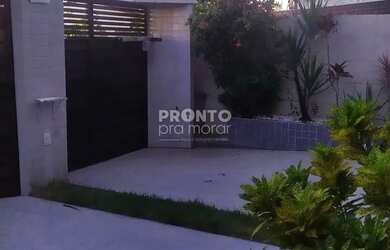 Imagem: A casa possui 5 Dormitórios, 2 Banheiros, 1 Vaga na garagem