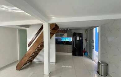 Imagem 8: Vendo casa de 2/4 com piscina no Aracui