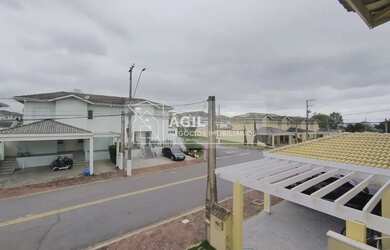 Imagem: A casa possui 5 Dormitórios, 4 Banheiros, 3 Vagas na garagem