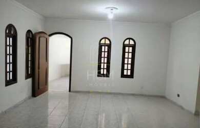 Imagem: A casa possui 3 Dormitórios, 3 Banheiros, 3 Vagas na garagem