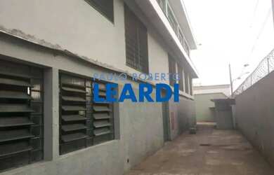 Imagem: O depósito possui 5 Vagas na garagem, 800m² de Área e está