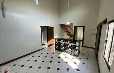 Imagem 6: Ampla Residência de 2 Andares com 6 Dormitórios, Área de Festas e Localização...