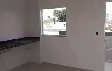 Imagem: A casa possui 2 Dormitórios, 1 Banheiro, 1 Vaga na garagem