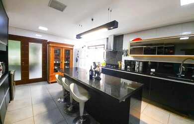 Imagem 12: CASA - 5 DORMITÓRIOS - NO BAIRRO ALTOS DO SEMINÁRIO