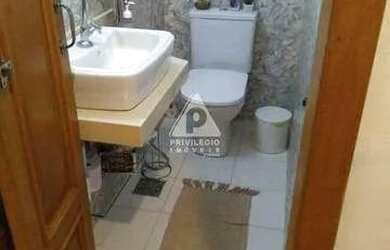 Imagem 4: Cada duplex , 3 suites ,churrasqueira, piscina , 4 vagas de garagem