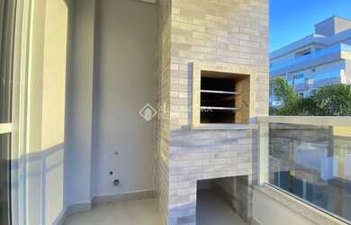 Imagem: O apartamento possui 3 Dormitórios, 1 Banheiro, 1 Vaga na garagem