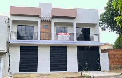 Imagem: A casa possui 3 Dormitórios, 3 Banheiros, 2 Vagas na garagem