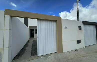 Imagem: A casa possui 2 Dormitórios, 2 Banheiros, 1 Vaga na garagem