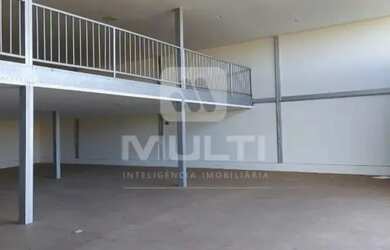 Imagem 1: Galpà o - SANTA MONICA. 388m² de Área, 2 Banheirose1 Dormitório