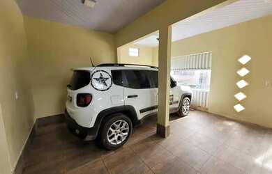 Imagem: A casa possui 2 Dormitórios e está localizado em Guanabara