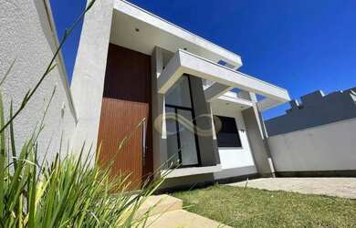 Imagem: A casa em condomínio à venda possui 3 Dormitórios, 2 Banheiros