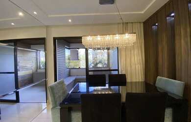 Imagem: O apartamento possui 3 Dormitórios, 1 Banheiro, 1 Vaga na garagem