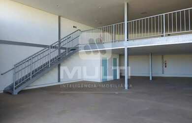 Imagem 5: Galpà o - SANTA MONICA. 388m² de Área, 2 Banheirose1 Dormitório