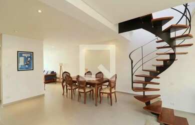 Imagem: A casa em condomínio possui 3 Dormitórios, 4 Banheiros, 2