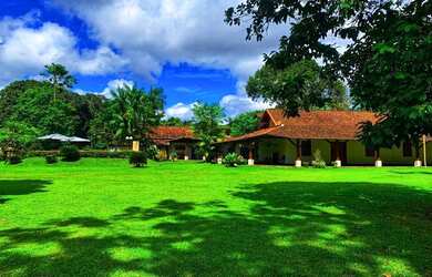 Imagem 4: Chácara pais e filhos. PiscinaeChurrasqueira