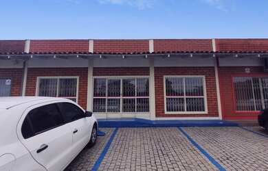 Imagem: O depósito possui 4 Vagas na garagem, 131m² de Área e está