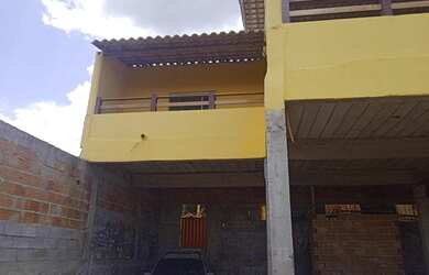 Imagem: A casa possui 2 Dormitórios, 1 Banheiro, 400m² de Área e