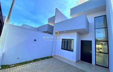 Imagem: A casa possui 2 Dormitórios, 1 Banheiro, 2 Vagas na garagem