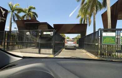 Imagem: O terreno possui 600m² de Área e está localizado em Ponta