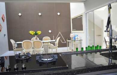 Imagem 8: CASA NO BAIRRO CARMEM. Piscina, Churrasqueira, 289m² de Áreae2 Vagas...