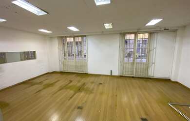 Imagem: O depósito possui 140m² de Área e está localizado em Centro